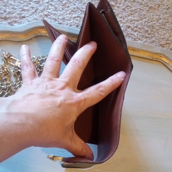 Louis Vuitton Monogram Joey Wallet + Regular Chain To Convert To A Crossbody - Picture 14 of 16